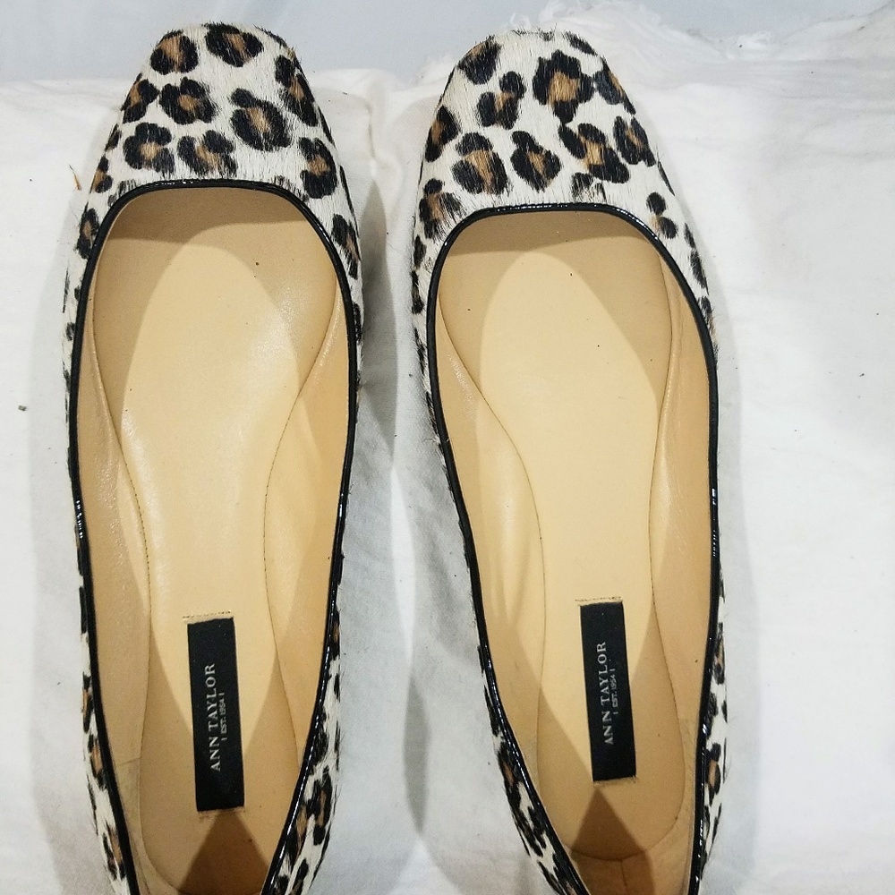 Ann Taylor White Leopard Print Ballerina Flats Sz8